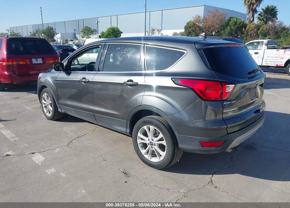 2019 FORD ESCAPE SE VIN: 1FMCU0GD2KUA06304