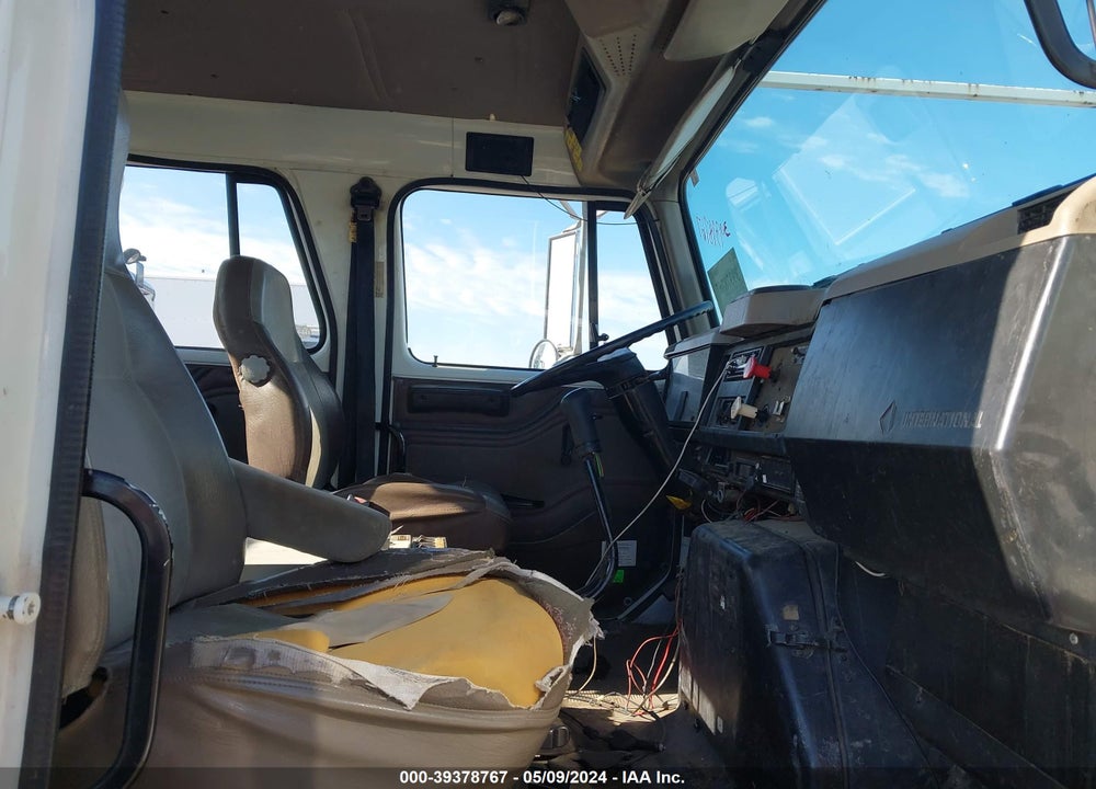 2002 INTERNATIONAL 4000 4900 VIN: 1HTSHADT42H552832