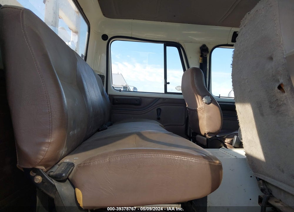 2002 INTERNATIONAL 4000 4900 VIN: 1HTSHADT42H552832
