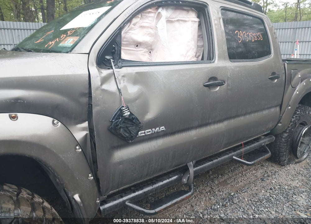 2015 TOYOTA TACOMA BASE V6 VIN: 5TFLU4EN8FX127334