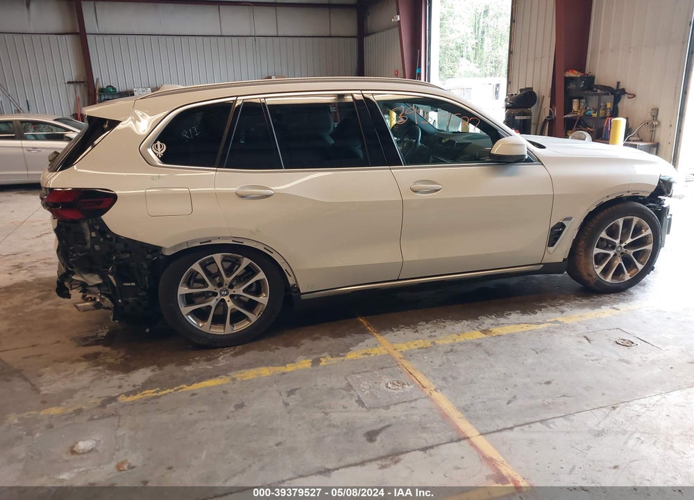 2024 BMW X5 PHEV XDRIVE50E VIN: 5UX43EU05R9T86308