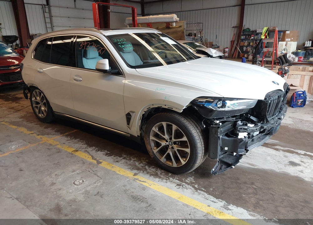 2024 BMW X5 PHEV XDRIVE50E VIN: 5UX43EU05R9T86308