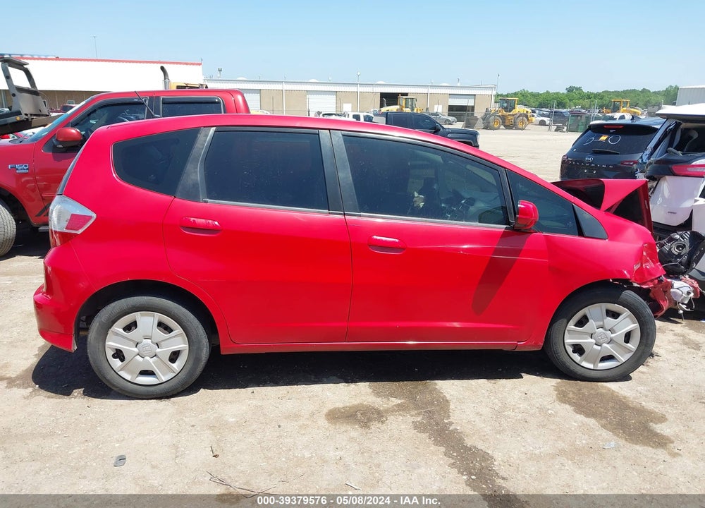 2012 HONDA FIT VIN: JHMGE8H34CC038913