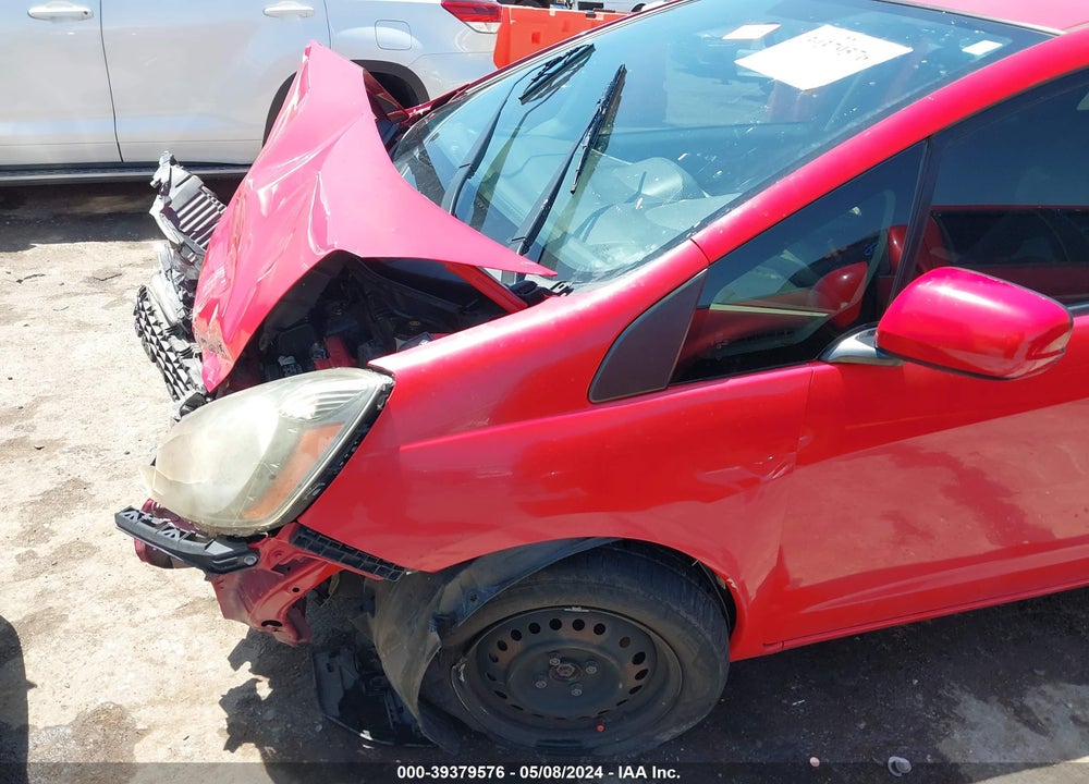 2012 HONDA FIT VIN: JHMGE8H34CC038913