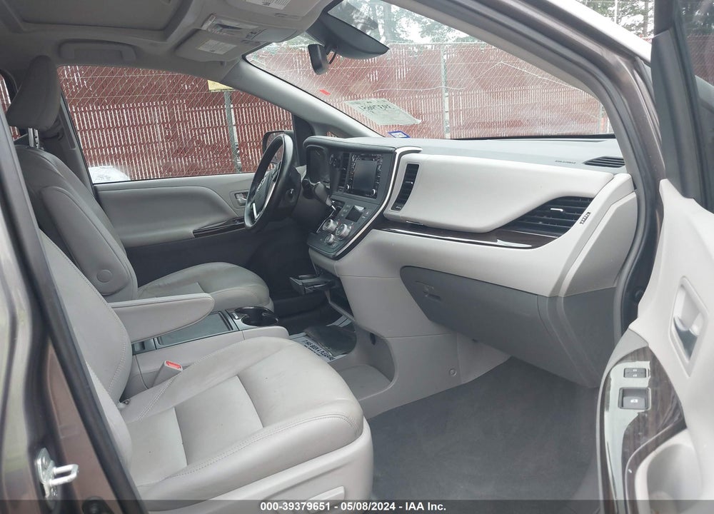 2019 TOYOTA SIENNA XLE 8 PASSENGER VIN: 5TDYZ3DC4KS994215