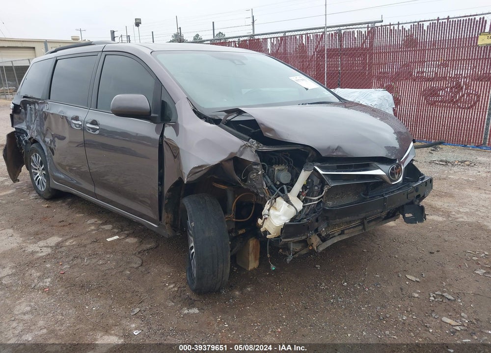 2019 TOYOTA SIENNA XLE 8 PASSENGER VIN: 5TDYZ3DC4KS994215