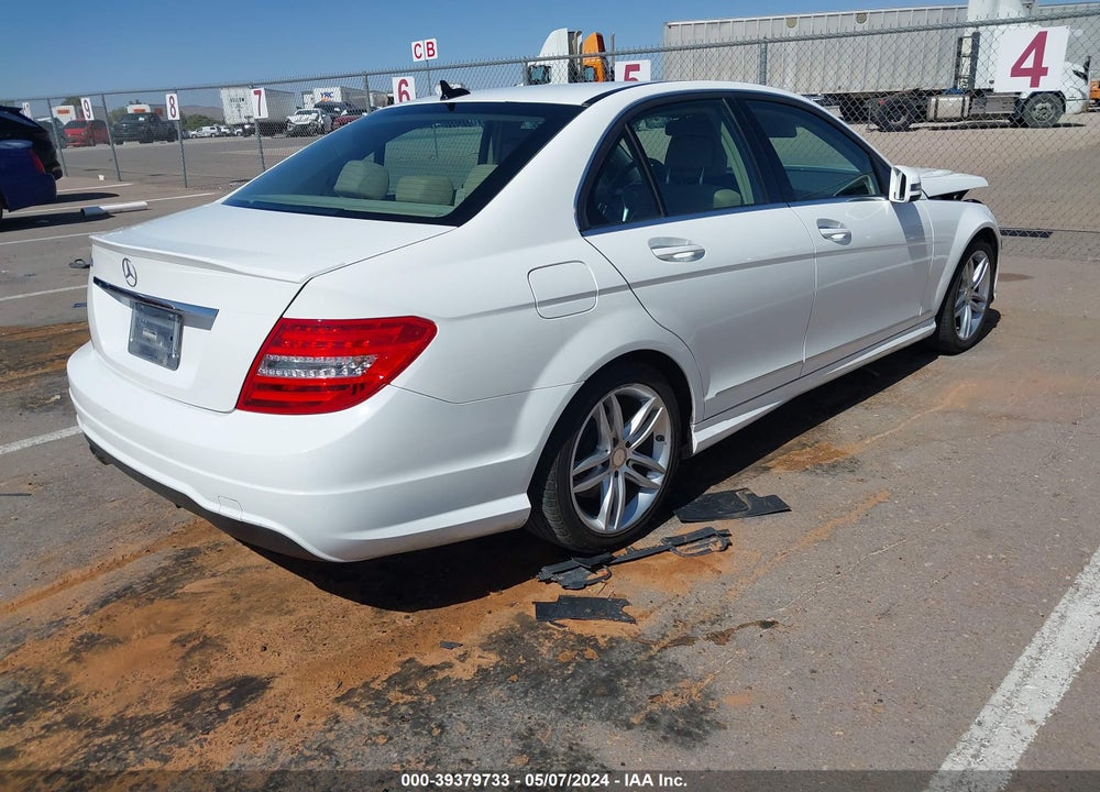 2014 MERCEDES-BENZ C 250 LUXURY/SPORT VIN: WDDGF4HB5EG207773