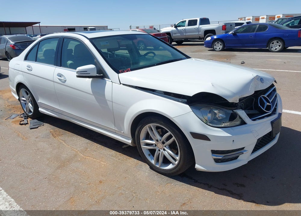 2014 MERCEDES-BENZ C 250 LUXURY/SPORT VIN: WDDGF4HB5EG207773