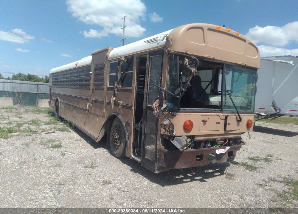 2013 IC CORPORATION 3000 RE VIN: 4DRBXAAR0DB358096