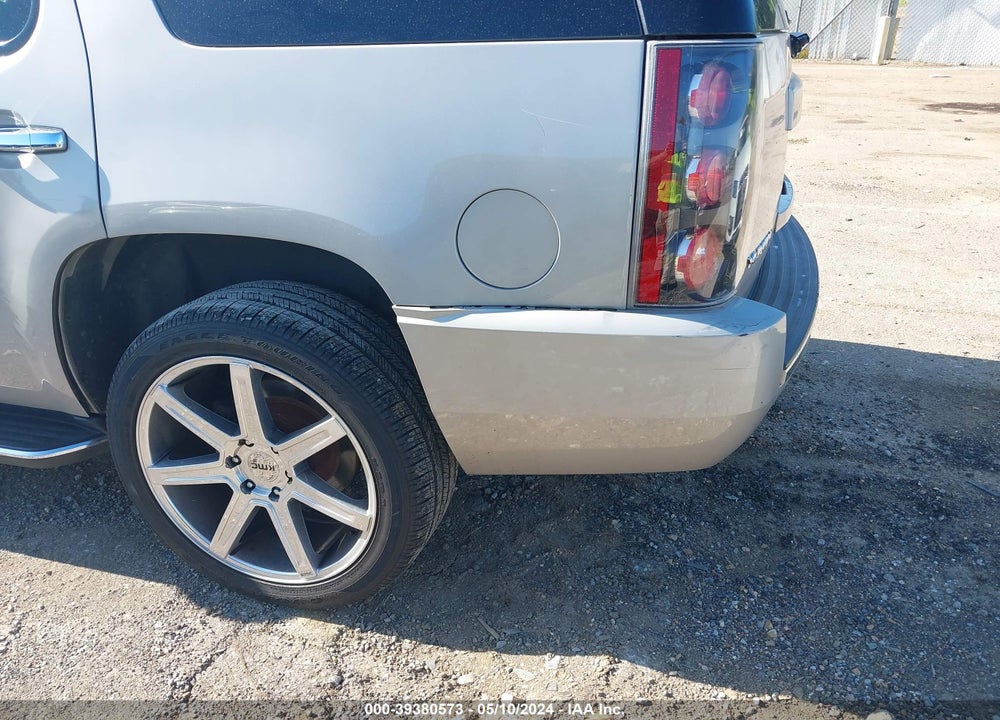 2007 GMC YUKON DENALI VIN: 1GKFK63837J306319