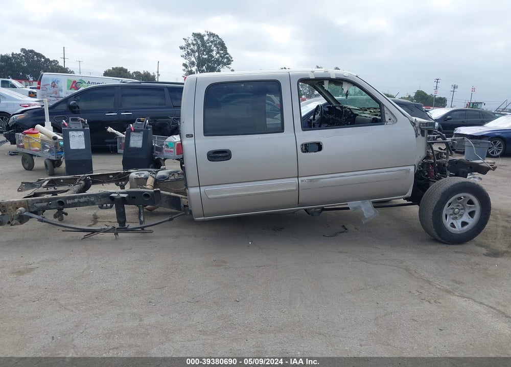 2006 CHEVROLET SILVERADO 1500 LT1 VIN: 2GCEK13T061127372