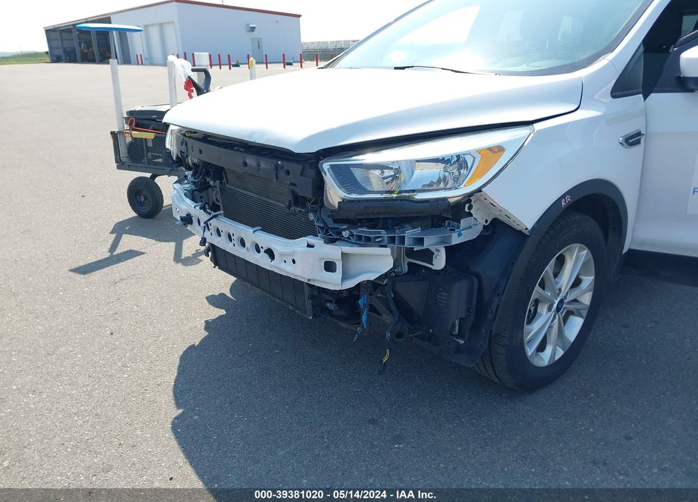 2018 FORD ESCAPE SE VIN: 1FMCU9GDXJUB25723