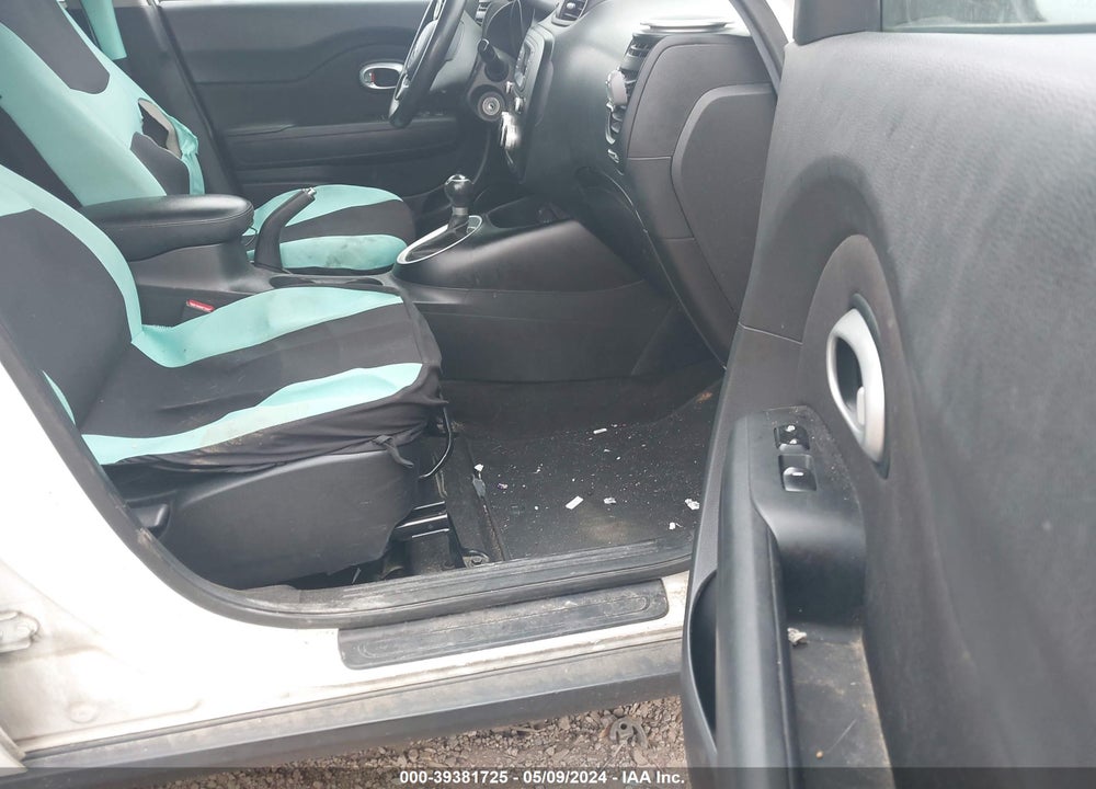 2015 KIA SOUL VIN: KNDJN2A20F7225990
