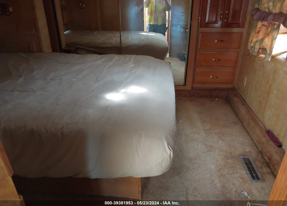 1999 NEWMAR AMERICAN VIN: 1N8RL343XX0035390