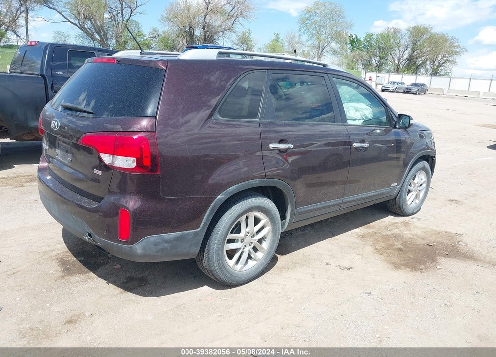 2015 KIA SORENTO LX VIN: 5XYKTCA62FG594937