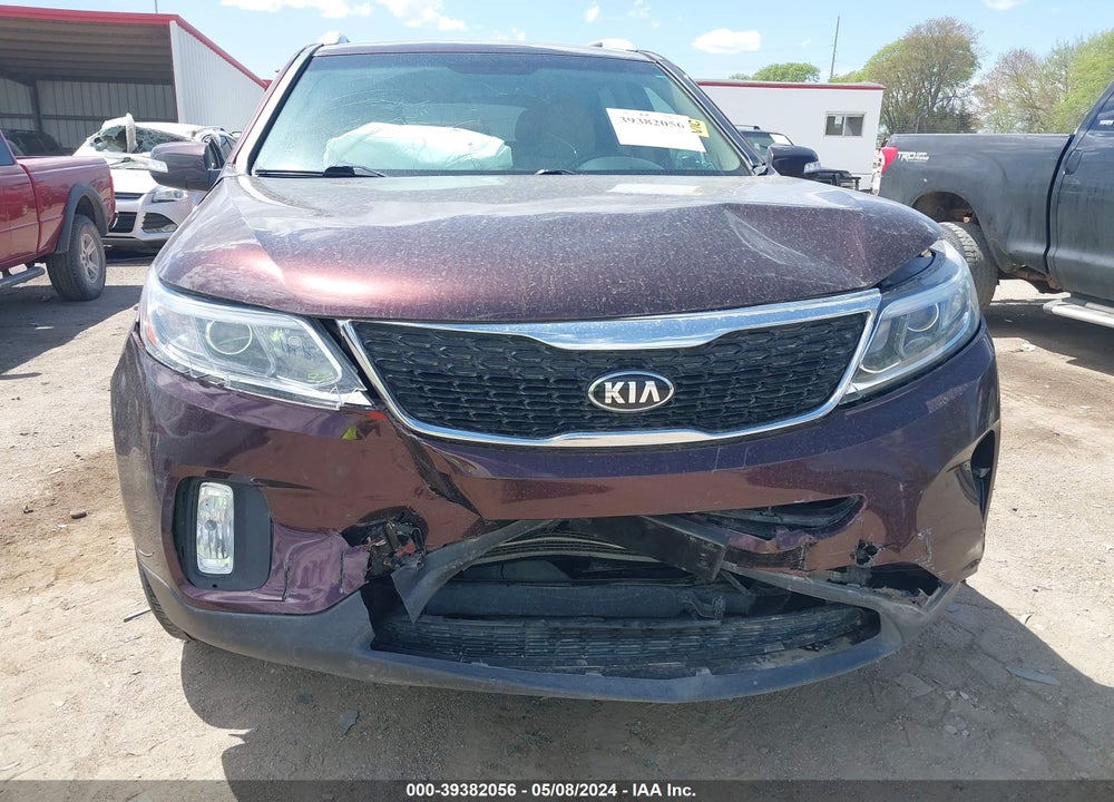 2015 KIA SORENTO LX VIN: 5XYKTCA62FG594937