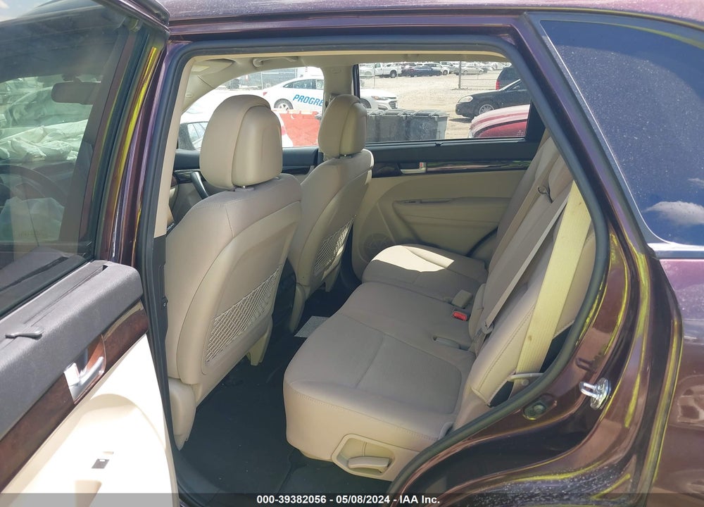 2015 KIA SORENTO LX VIN: 5XYKTCA62FG594937