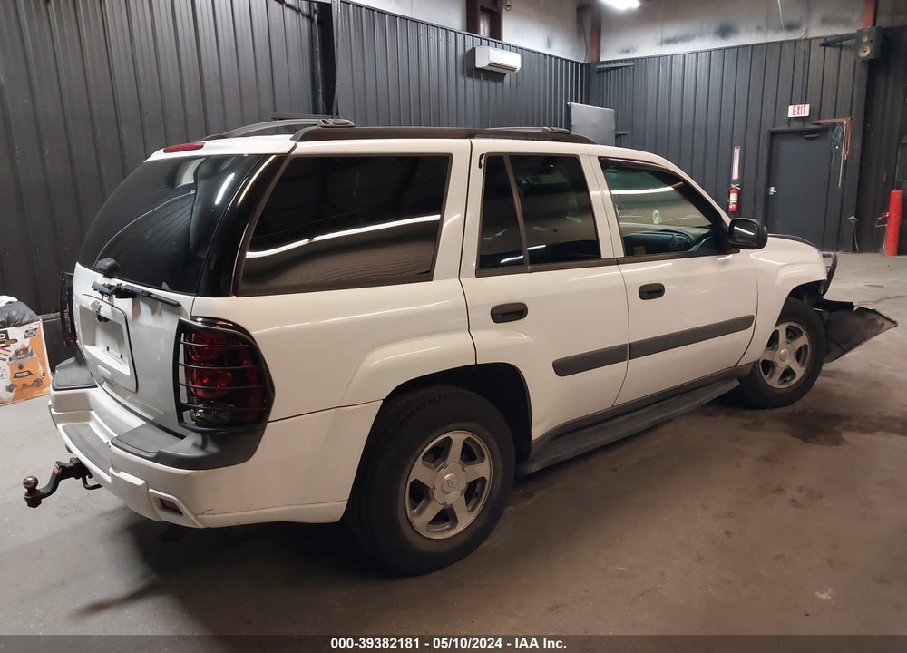 2005 CHEVROLET TRAILBLAZER LS VIN: 1GNDT13SX52232202