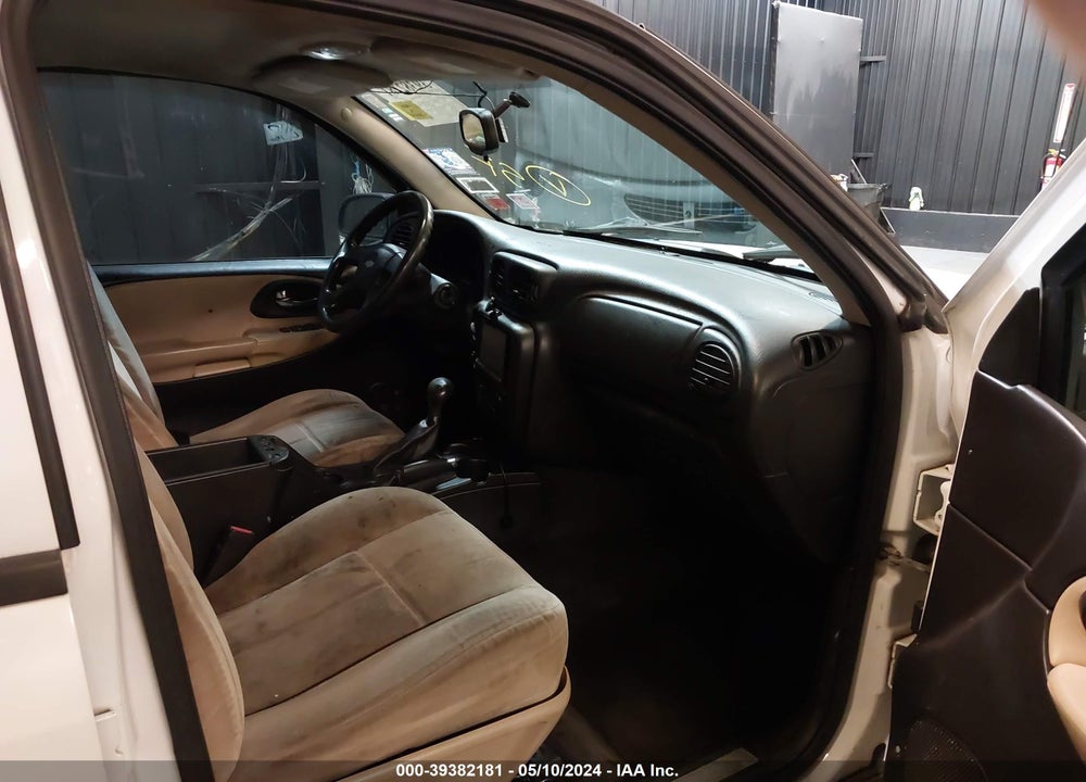 2005 CHEVROLET TRAILBLAZER LS VIN: 1GNDT13SX52232202