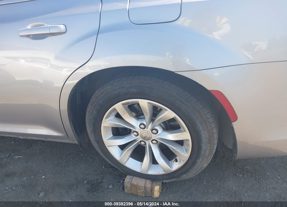 2015 CHRYSLER 300 LIMITED VIN: 2C3CCAAG6FH930791