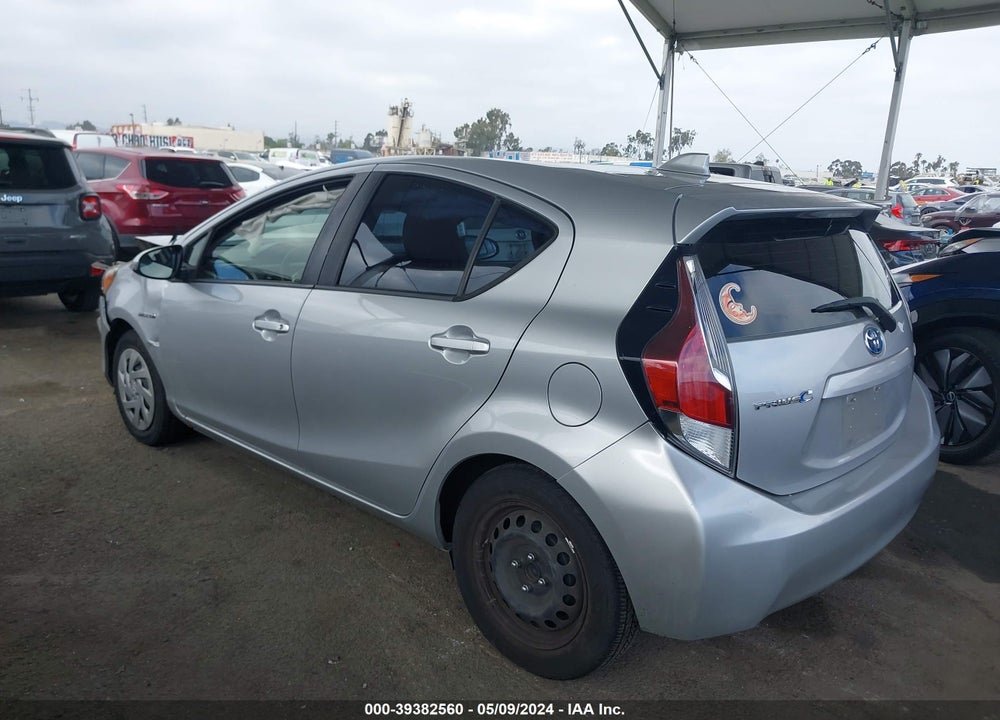 2016 TOYOTA PRIUS C TWO VIN: JTDKDTB32G1137578