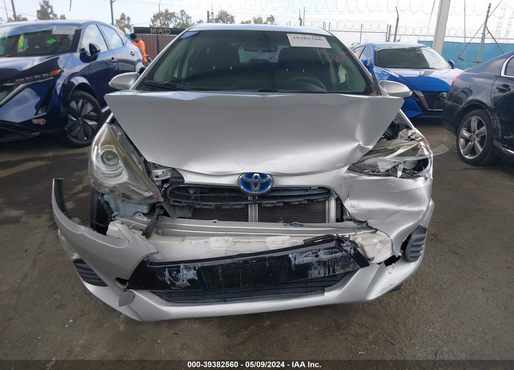 2016 TOYOTA PRIUS C TWO VIN: JTDKDTB32G1137578
