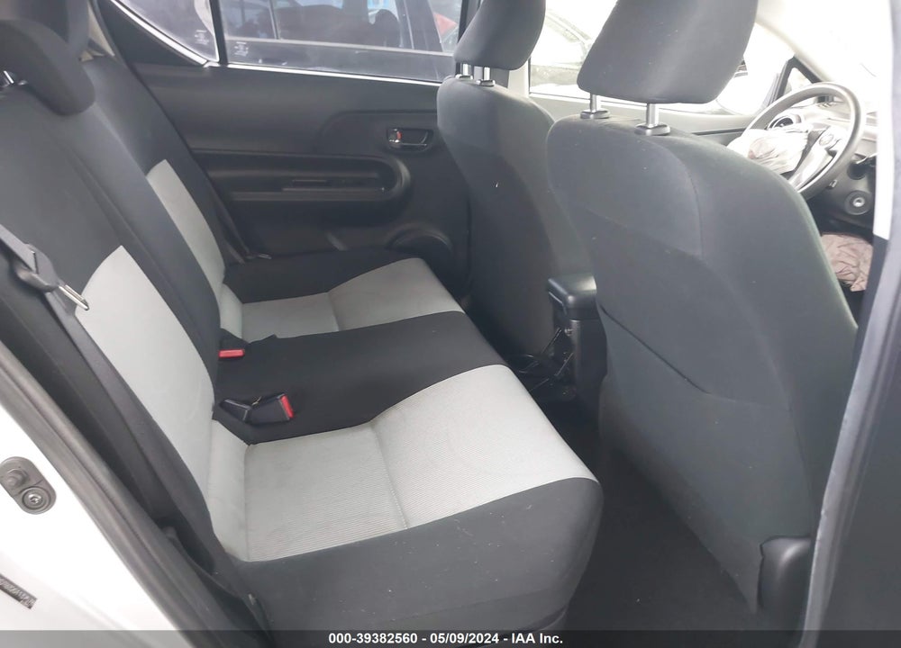 2016 TOYOTA PRIUS C TWO VIN: JTDKDTB32G1137578