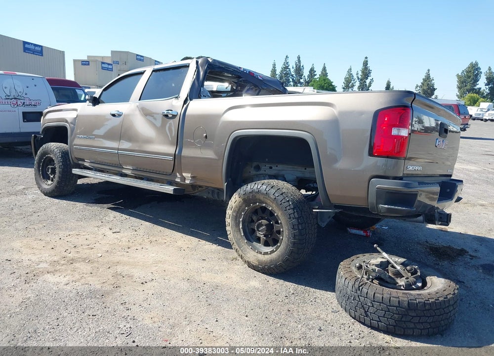 2015 GMC SIERRA 2500HD DENALI VIN: 1GT120E8XFF614900