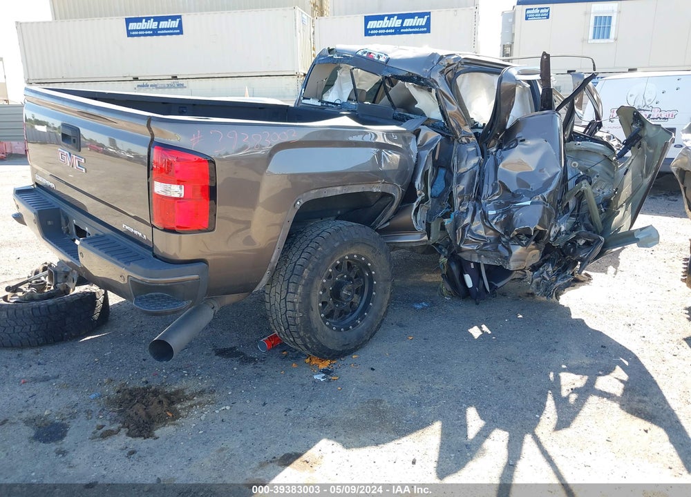 2015 GMC SIERRA 2500HD DENALI VIN: 1GT120E8XFF614900