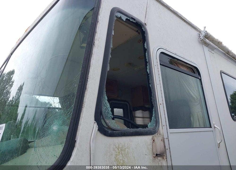 2003 FORD F550 SUPER DUTY STRIPPED CHASS VIN: 1FCNF53S730A03707