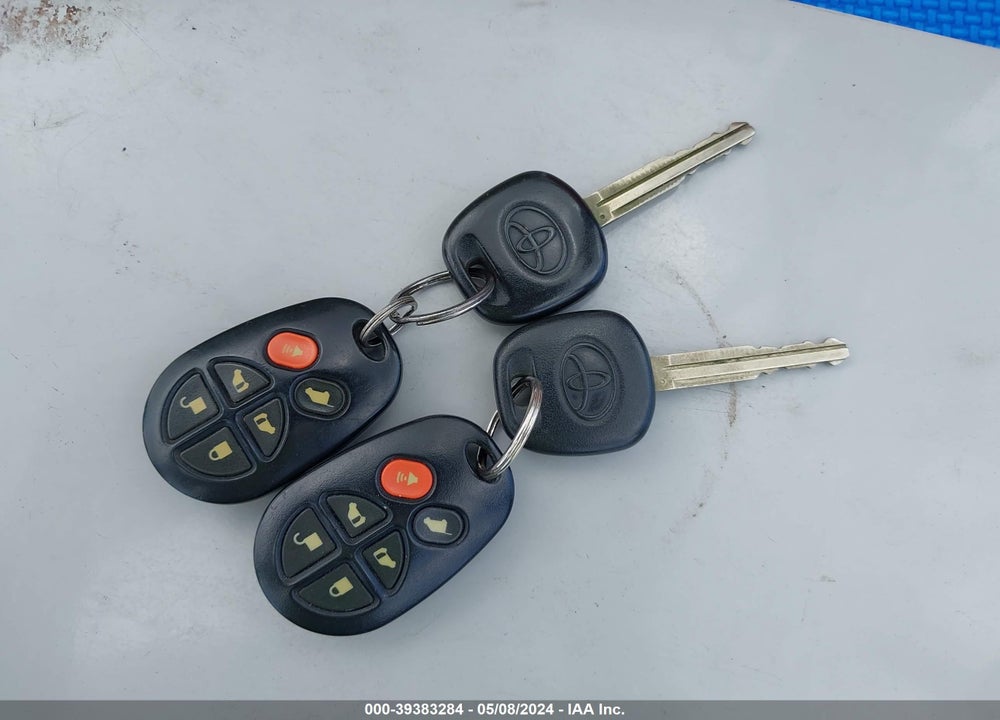 2004 TOYOTA SIENNA XLE VIN: 5TDZA22C14S009199