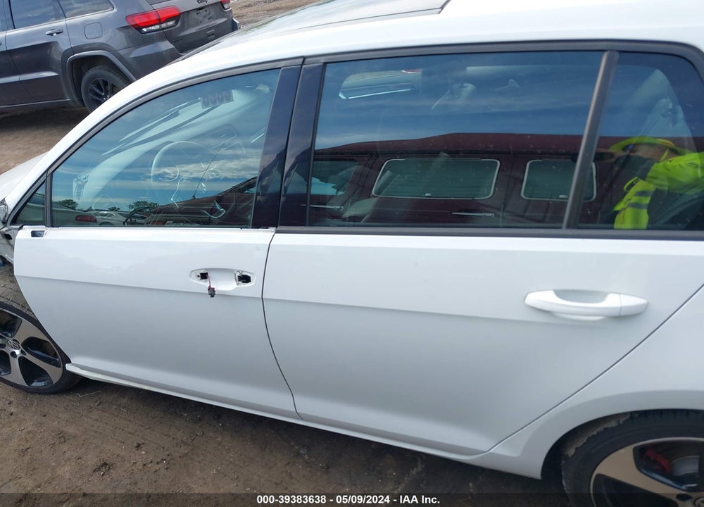 2015 VOLKSWAGEN GOLF GTI 2.0T SE 4-DOOR VIN: 3VW5T7AU4FM079277