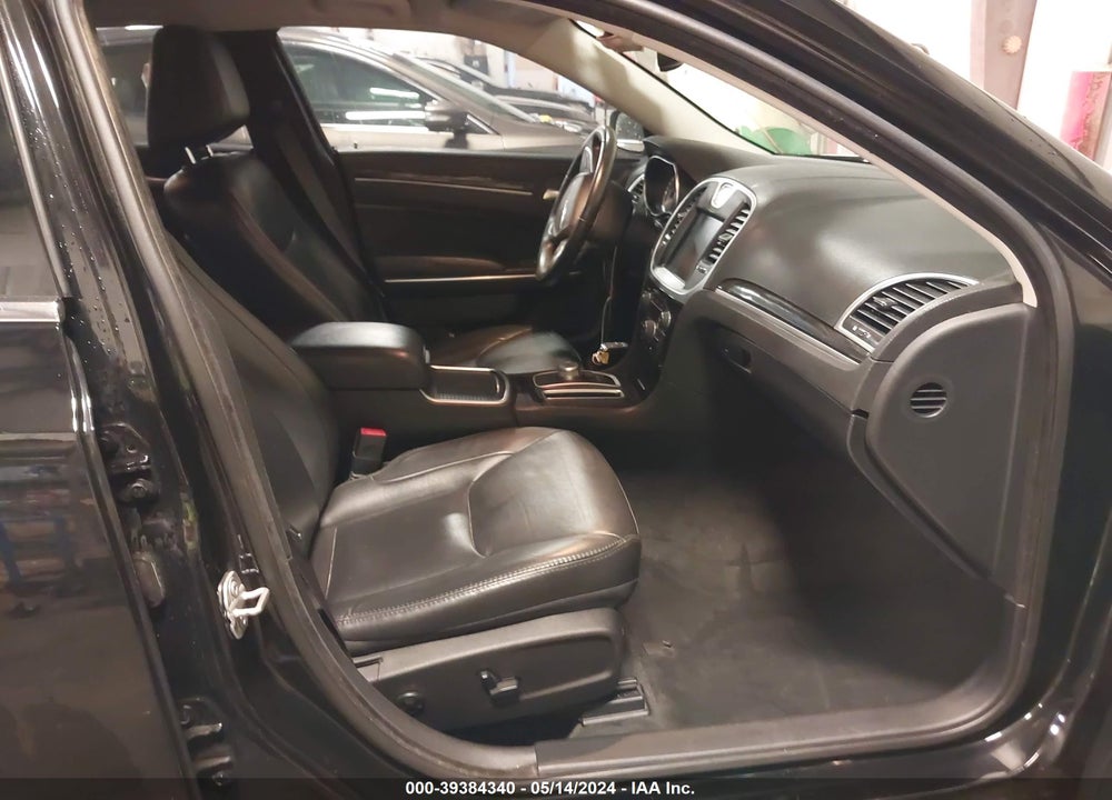 2016 CHRYSLER 300 LIMITED VIN: 2C3CCARG4GH165831