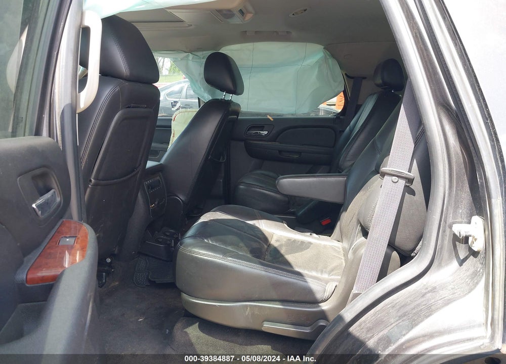2010 CHEVROLET TAHOE LT VIN: 1GNUKBE01AR240565