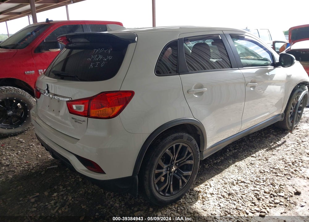 2018 MITSUBISHI OUTLANDER SPORT 2.0 LE VIN: JA4AP3AU6JU005100