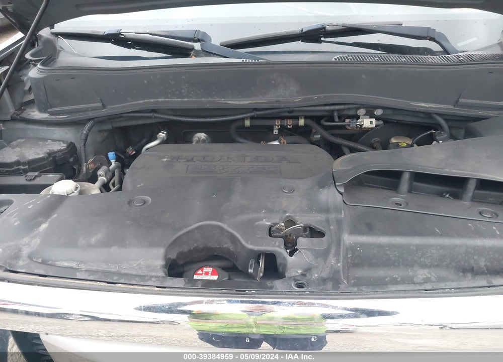 2011 HONDA PILOT LX VIN: 5FNYF4H22BB028742