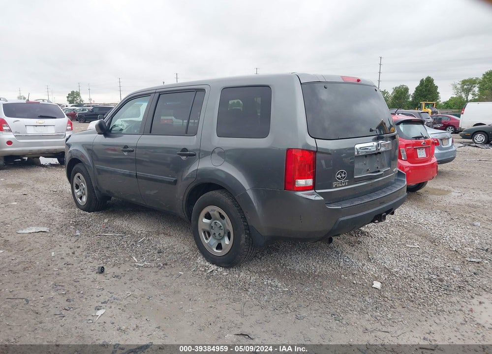 2011 HONDA PILOT LX VIN: 5FNYF4H22BB028742