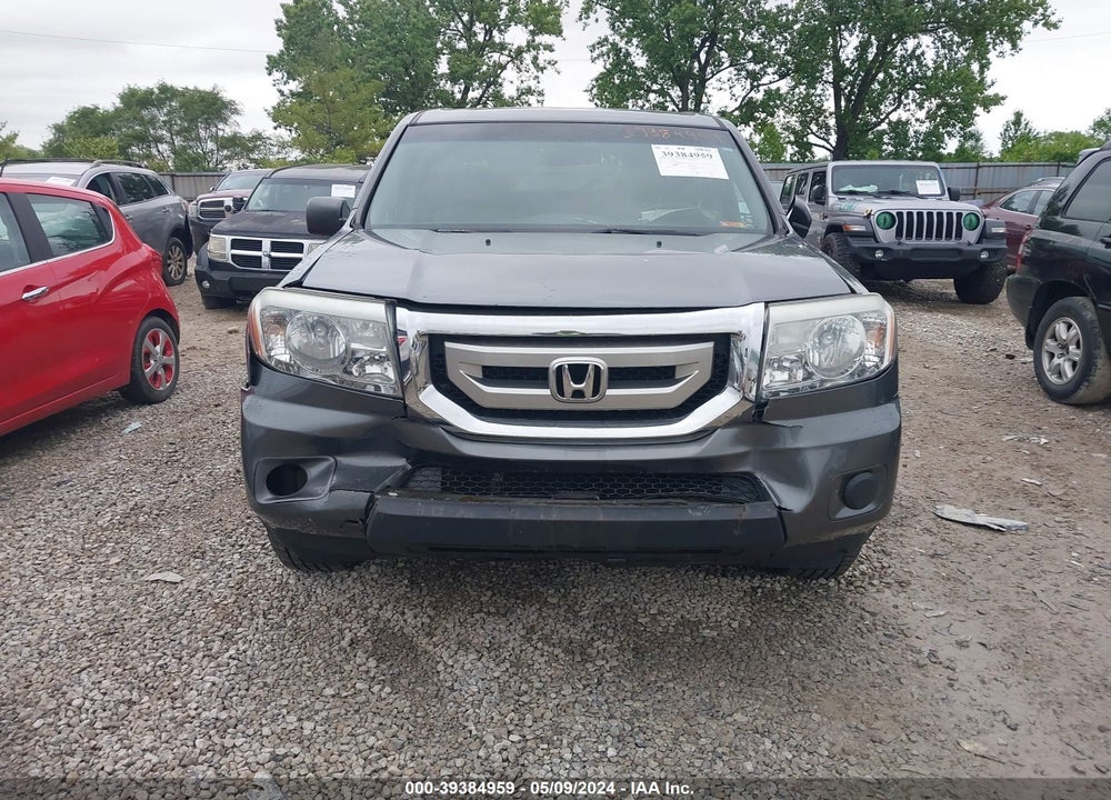2011 HONDA PILOT LX VIN: 5FNYF4H22BB028742