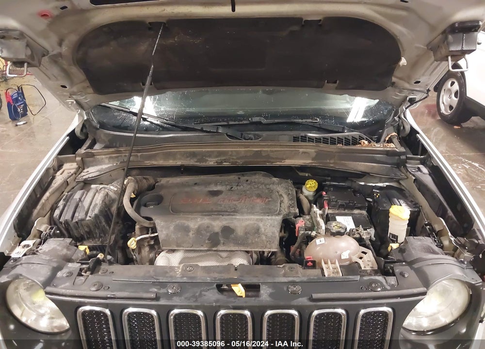 2015 JEEP RENEGADE LATITUDE VIN: ZACCJBBT7FPC16704