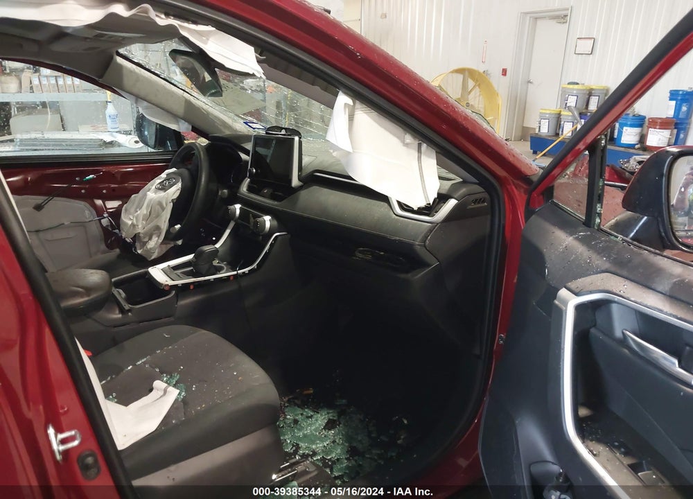 2024 TOYOTA RAV4 XLE VIN: 2T3W1RFV4RW317884