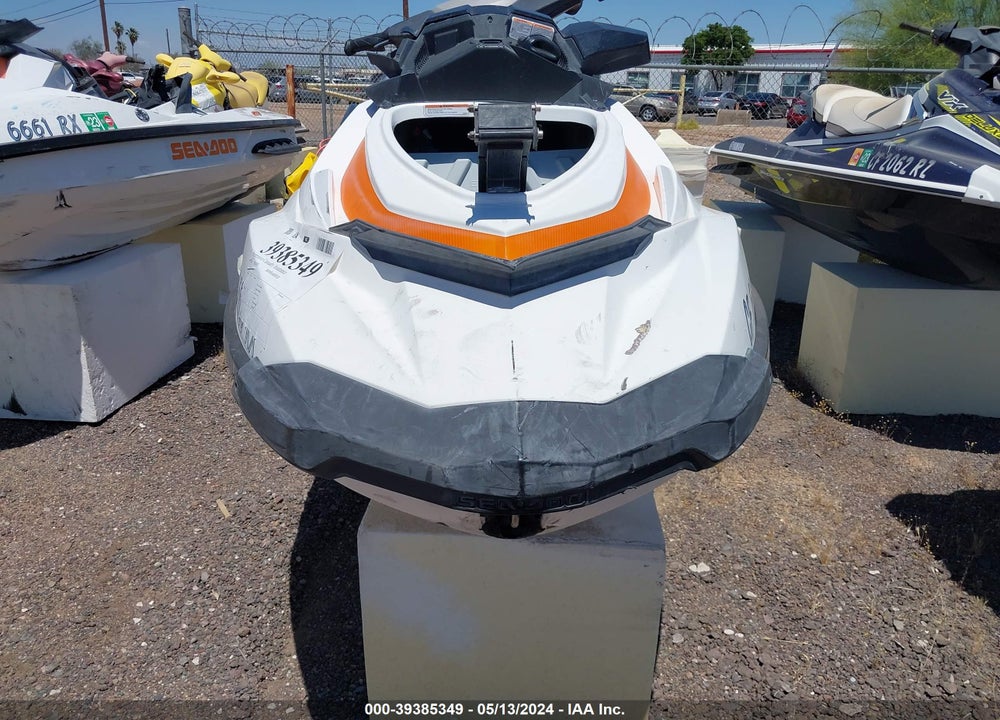 2016 SEADOO BOMBARDIER VIN: YDV39367E616