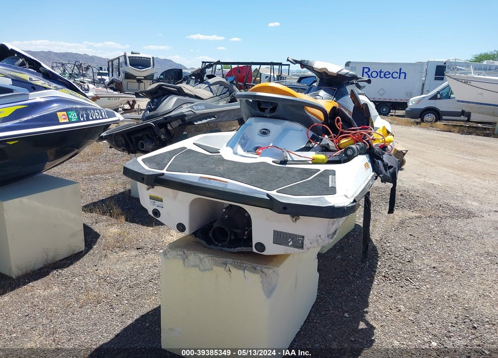 2016 SEADOO BOMBARDIER VIN: YDV39367E616