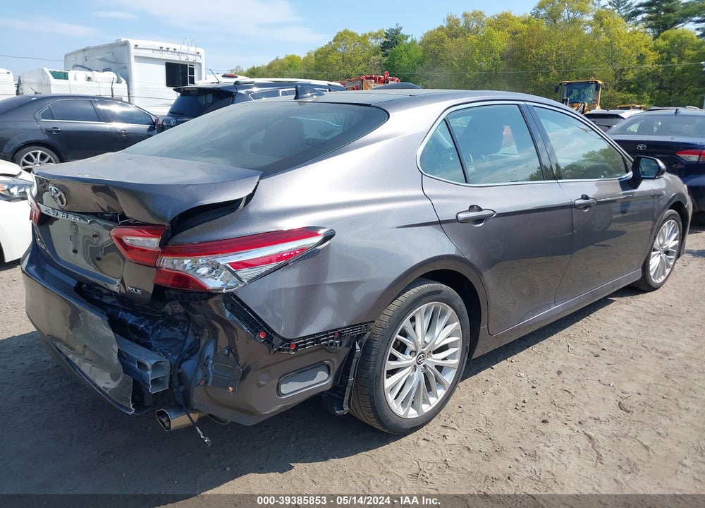 2020 TOYOTA CAMRY XLE VIN: 4T1F11AK8LU932422