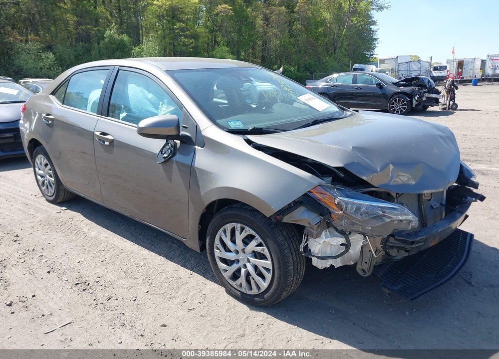 2018 TOYOTA COROLLA LE VIN: 5YFBURHEXJP752555