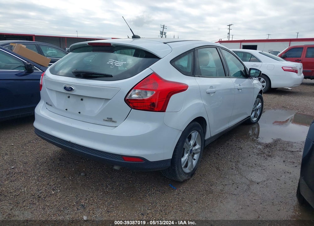 2014 FORD FOCUS SE VIN: 1FADP3K23EL372232