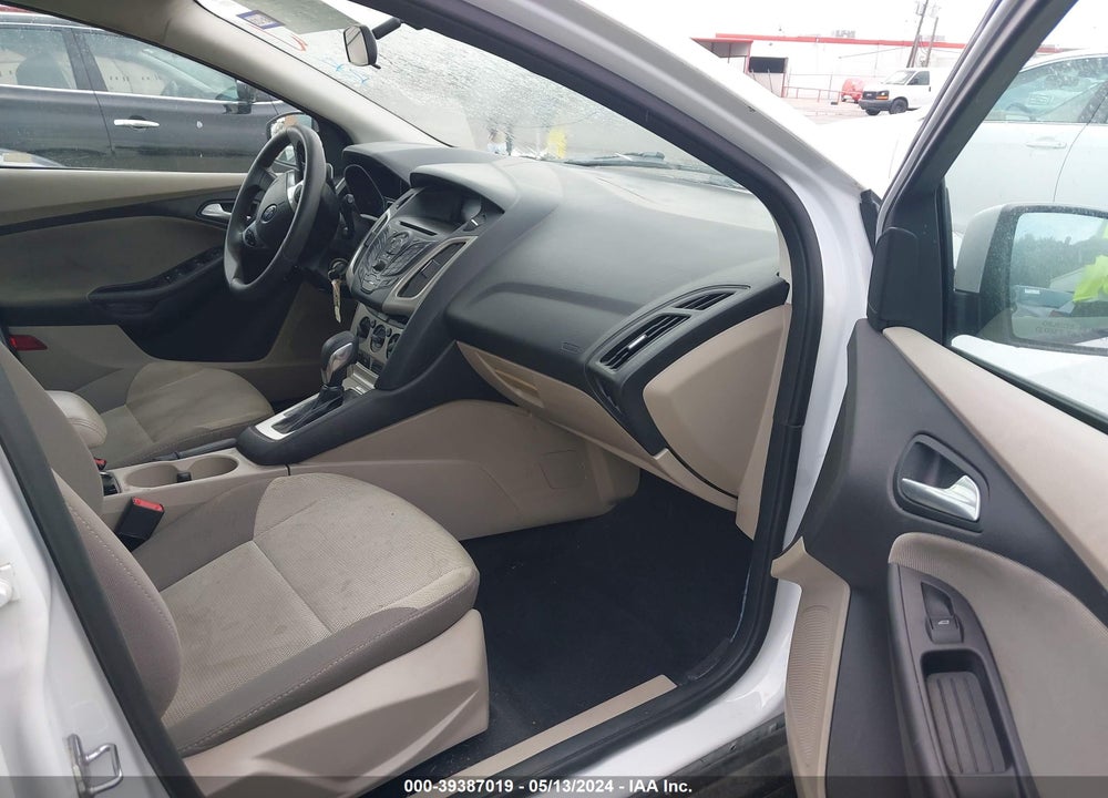 2014 FORD FOCUS SE VIN: 1FADP3K23EL372232