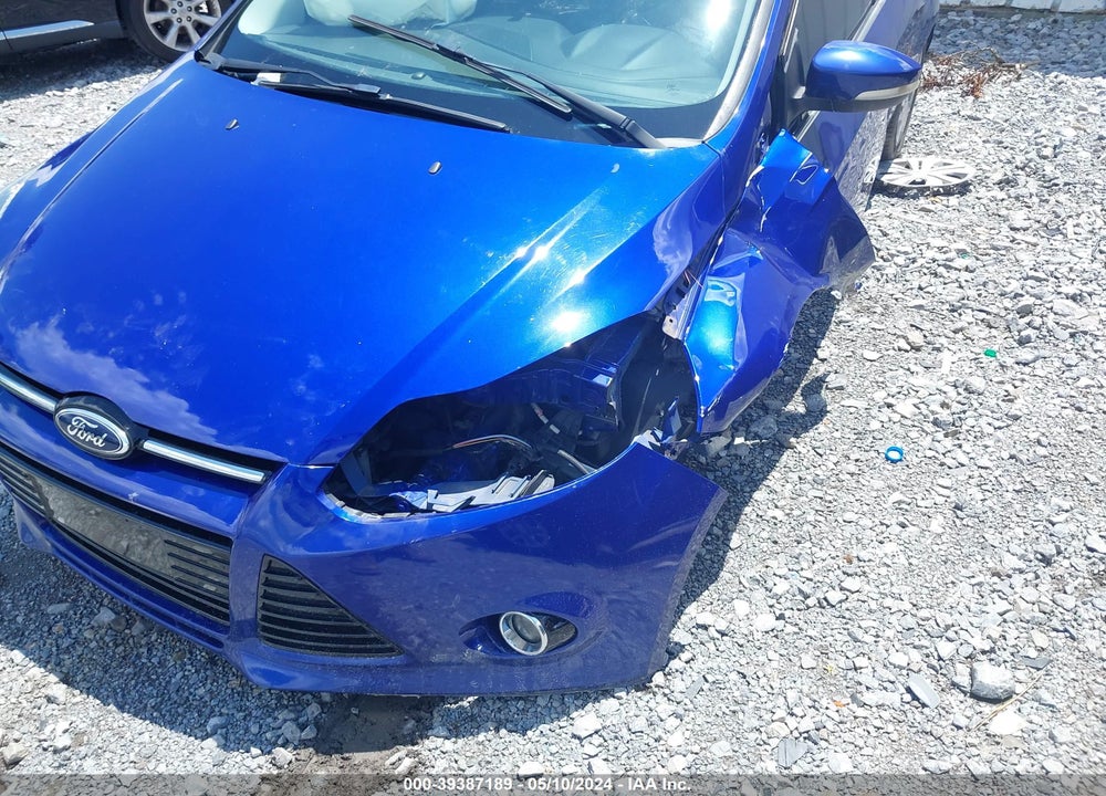2014 FORD FOCUS TITANIUM VIN: 1FADP3N26EL463264