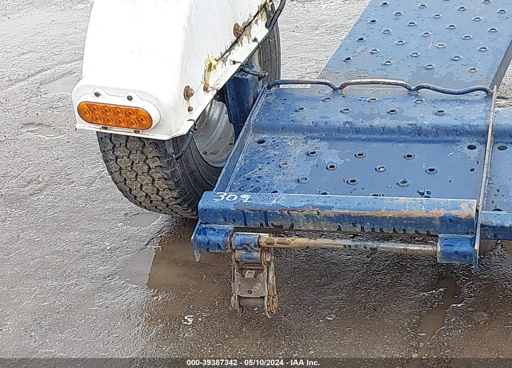 2010 TOWMASTER TOW DOLLY VIN: TB2207