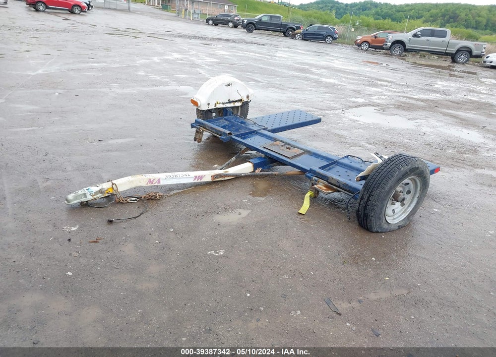 2010 TOWMASTER TOW DOLLY VIN: TB2207