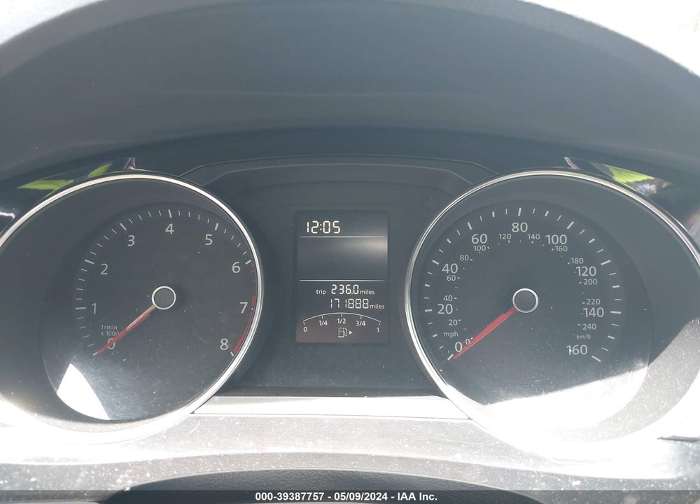 2016 VOLKSWAGEN JETTA 1.8T SPORT VIN: 3VWD17AJ9GM218330